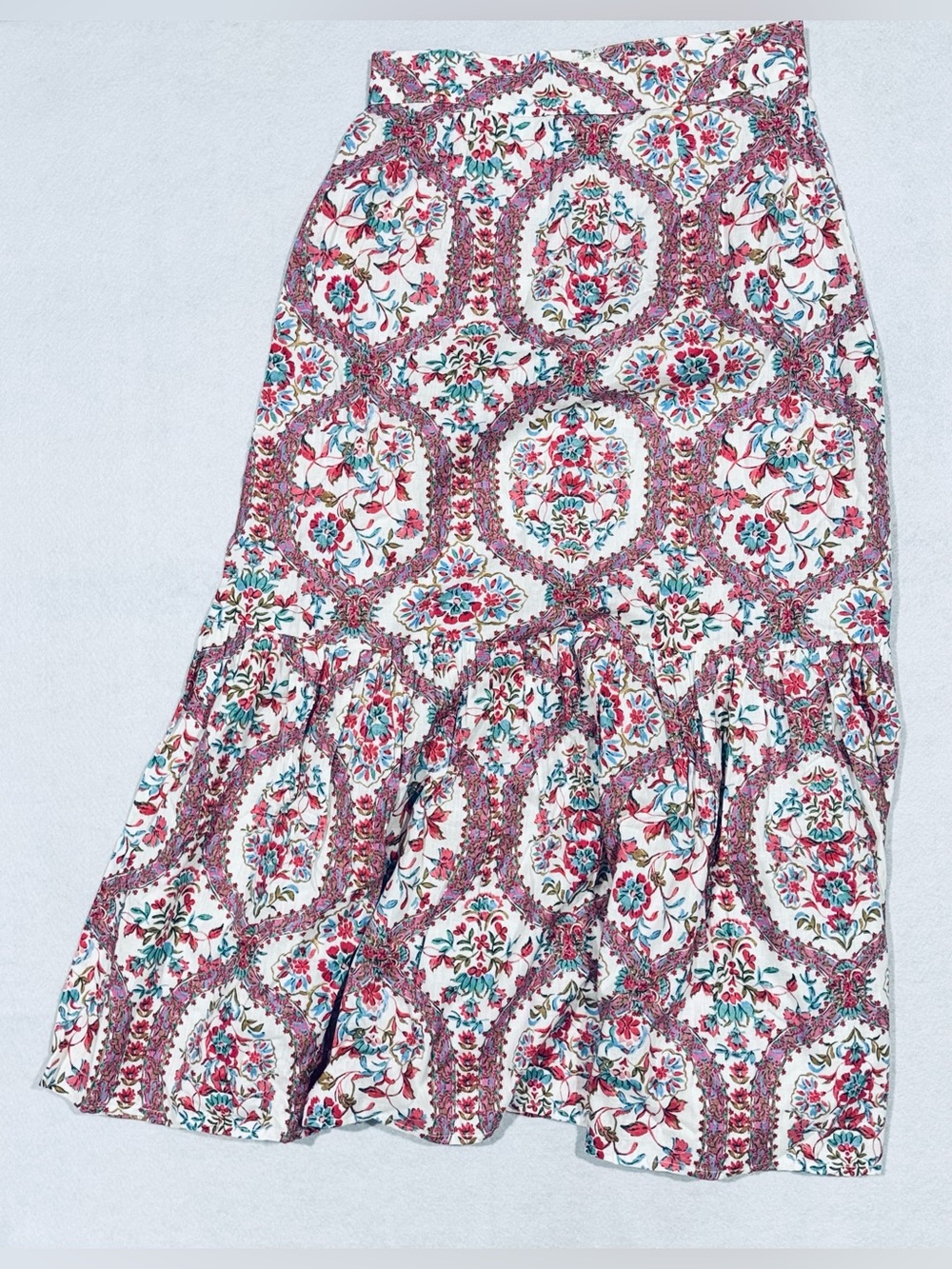 NWT Floral Print Tiered Midi Skirt in White and Pink